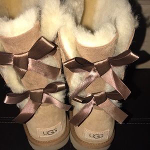 UGG Bailey Bow ||
